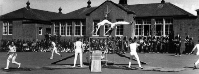 gymnasts2_1965-approx